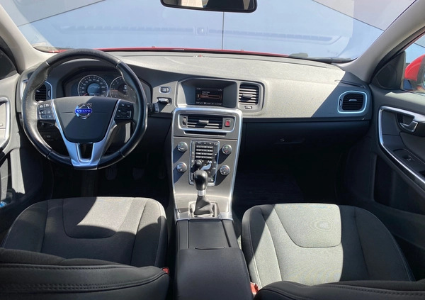 Volvo V60 cena 33900 przebieg: 290000, rok produkcji 2012 z Warszawa małe 137